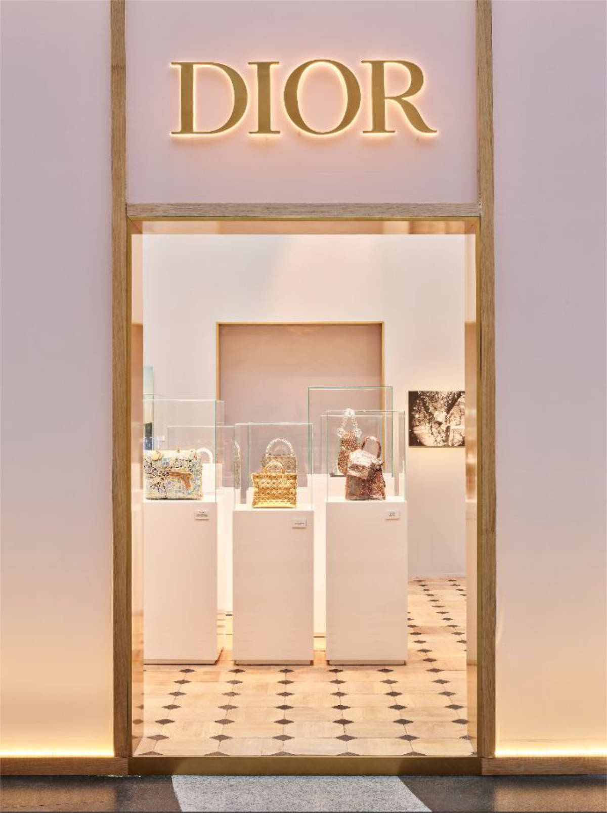 Dior Unveiled Its New Bella Pop-up Boutique In Taiwan - Luxferity Magazine