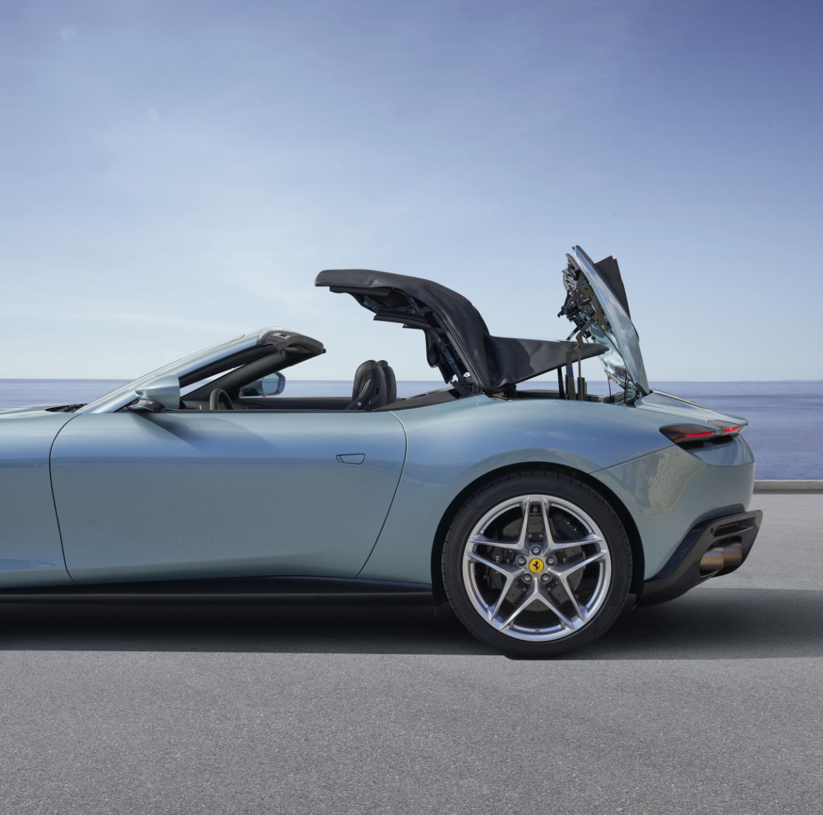 Ferrari Roma Spider: La Nuova Dolce Vita – A New Story Begins