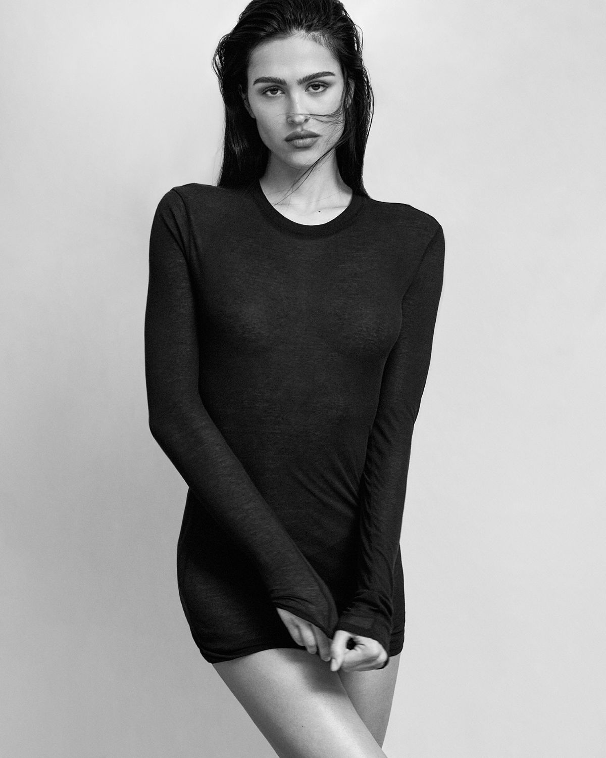 FRAME & Amelia Gray Launch Debut Capsule Collection: Luxe Denim Meets Supermodel Cool