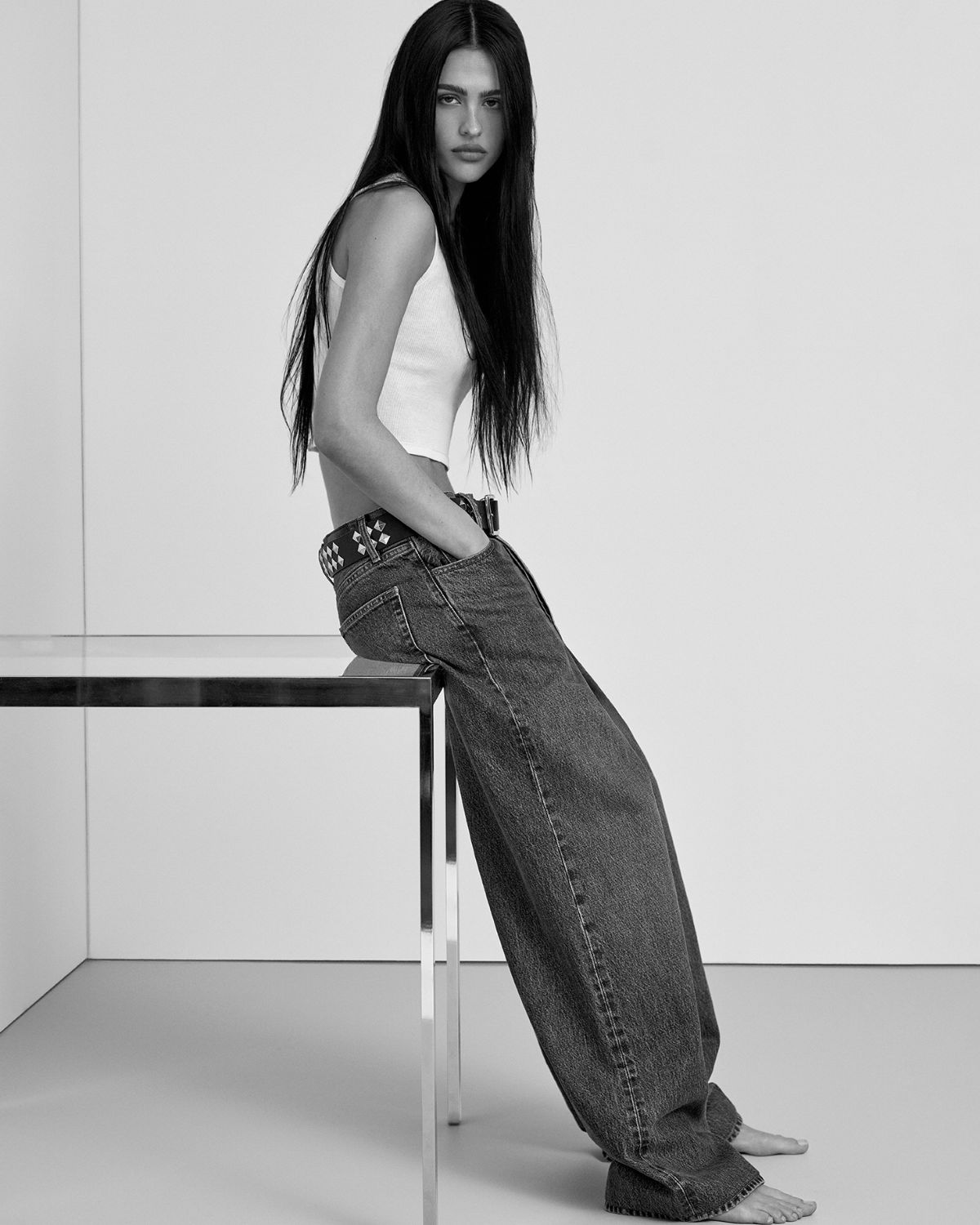 FRAME & Amelia Gray Launch Debut Capsule Collection: Luxe Denim Meets Supermodel Cool