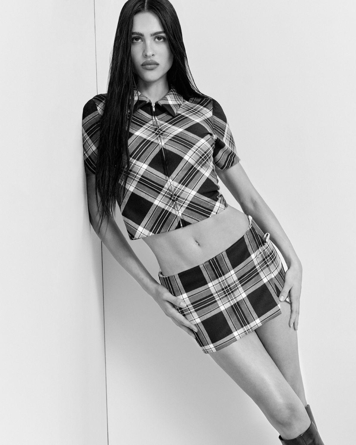 FRAME & Amelia Gray Launch Debut Capsule Collection: Luxe Denim Meets Supermodel Cool