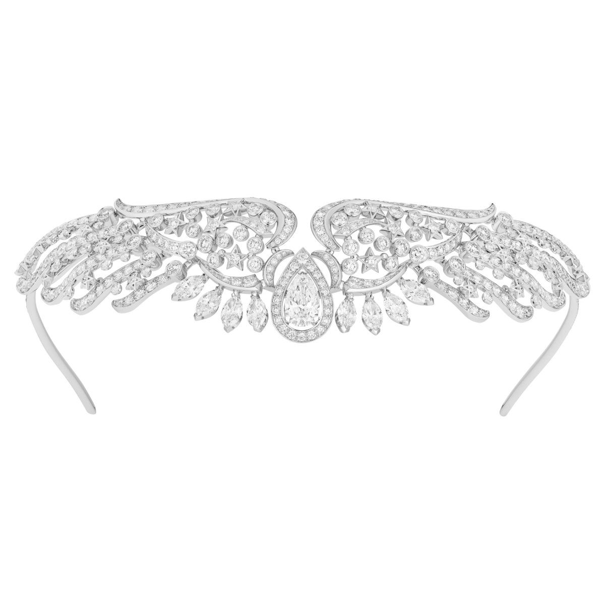 Chanel Presents Its New High Jewelry Collection: Reach For The Stars