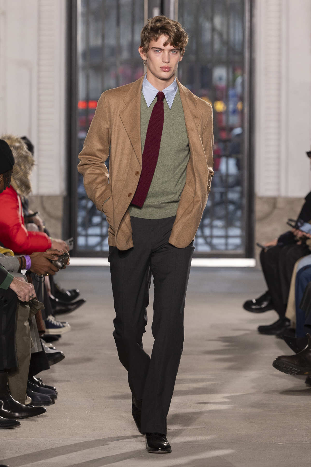 Fursac Presents Its New Autumn-Winter 2025 Collection: Reporters - 1981