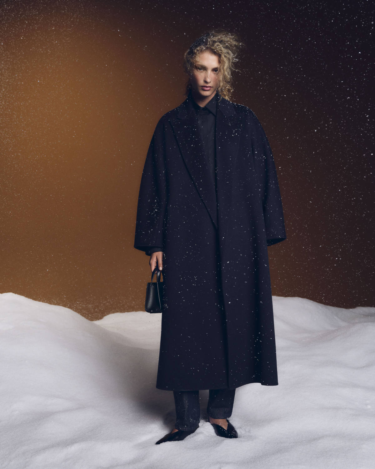 Max Mara Holiday 2025: Camel‑Tone Elegance Meets Cinematic Snow