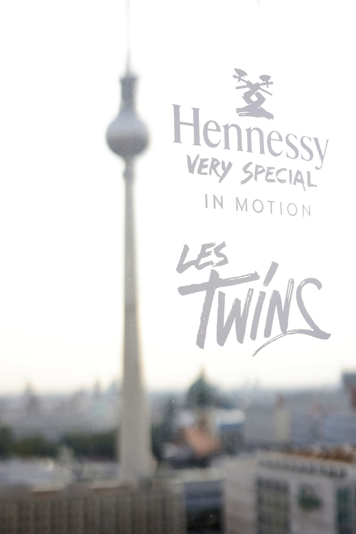 „Move Out Loud”: Die Neuen Hennessy V.S Limited Editionen Von Les Twins
