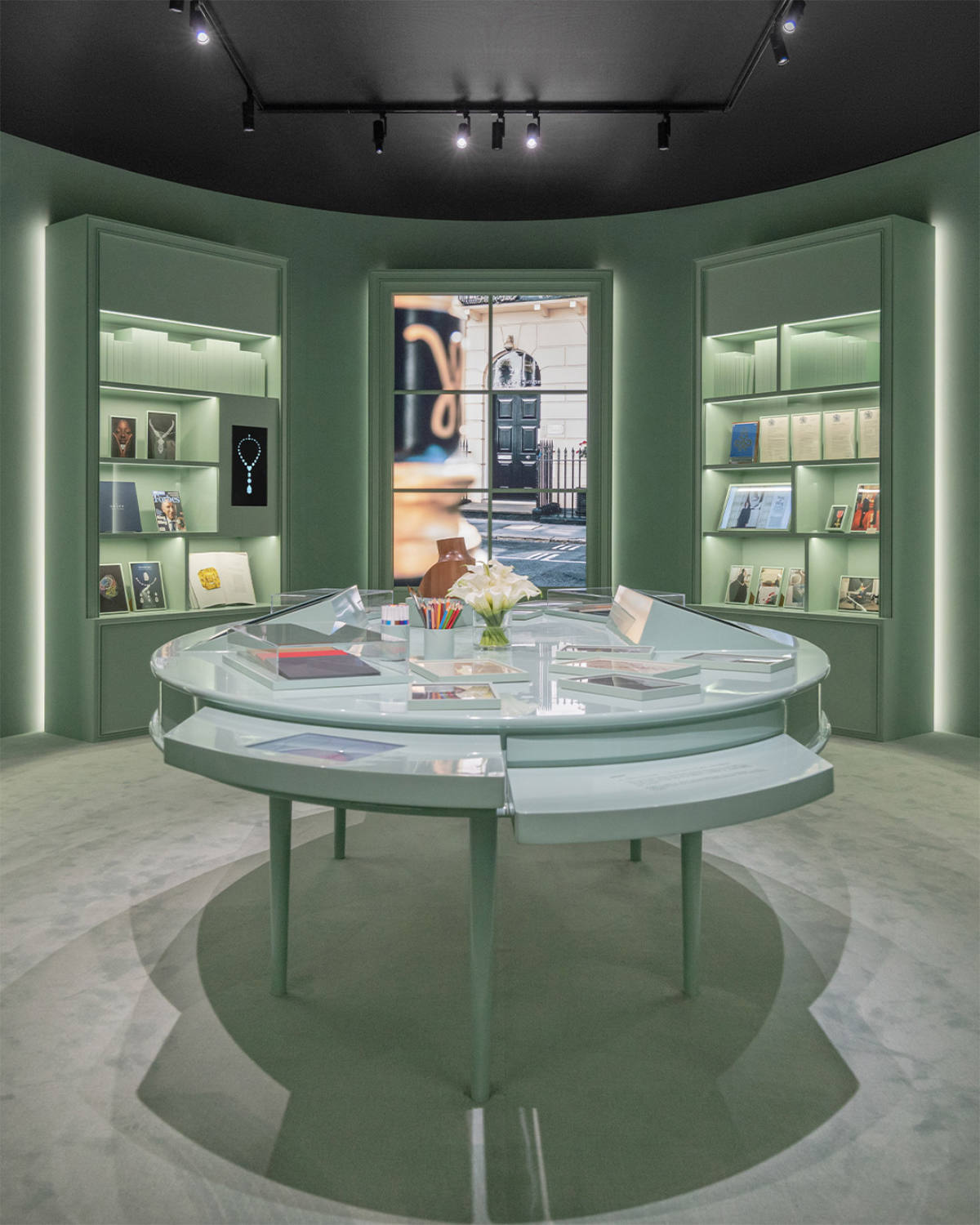 King Of Diamonds: Graff Celebrated 65 Years With Infinity Tiara