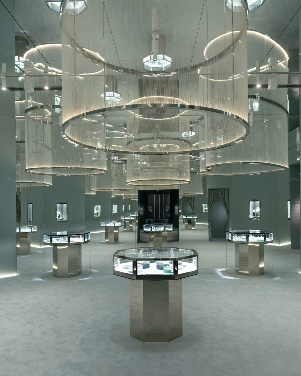 King Of Diamonds: Graff Celebrated 65 Years With Infinity Tiara