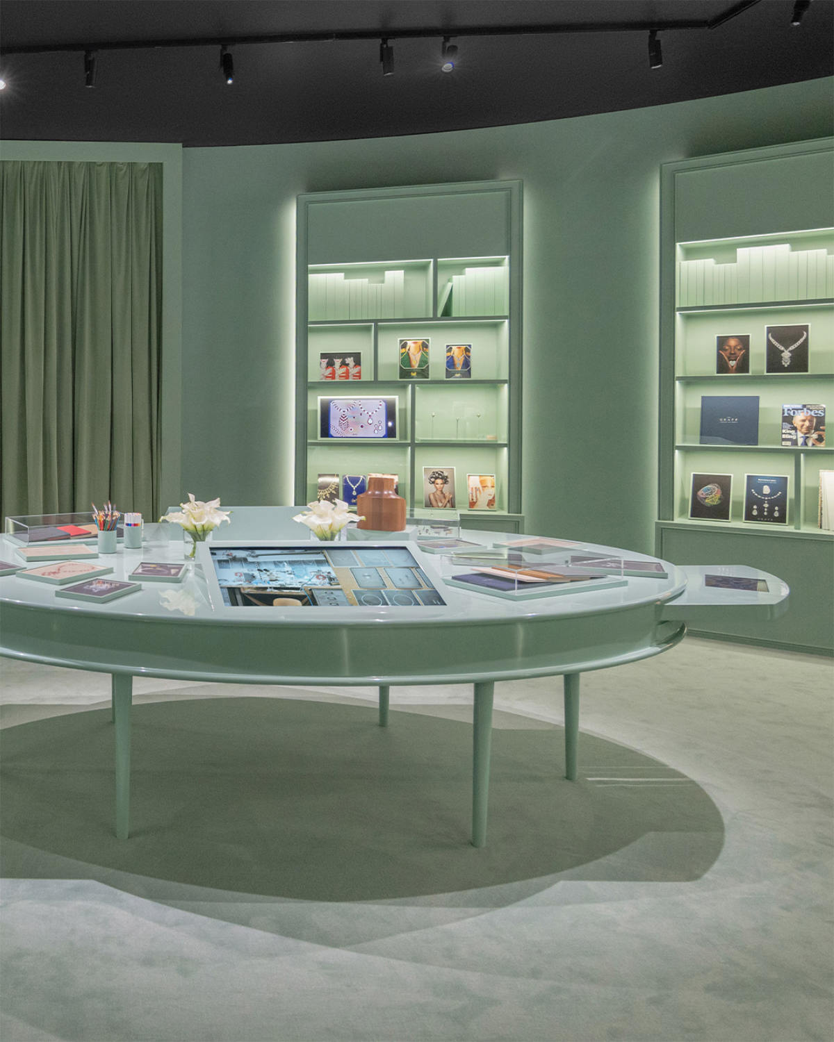 King Of Diamonds: Graff Celebrated 65 Years With Infinity Tiara