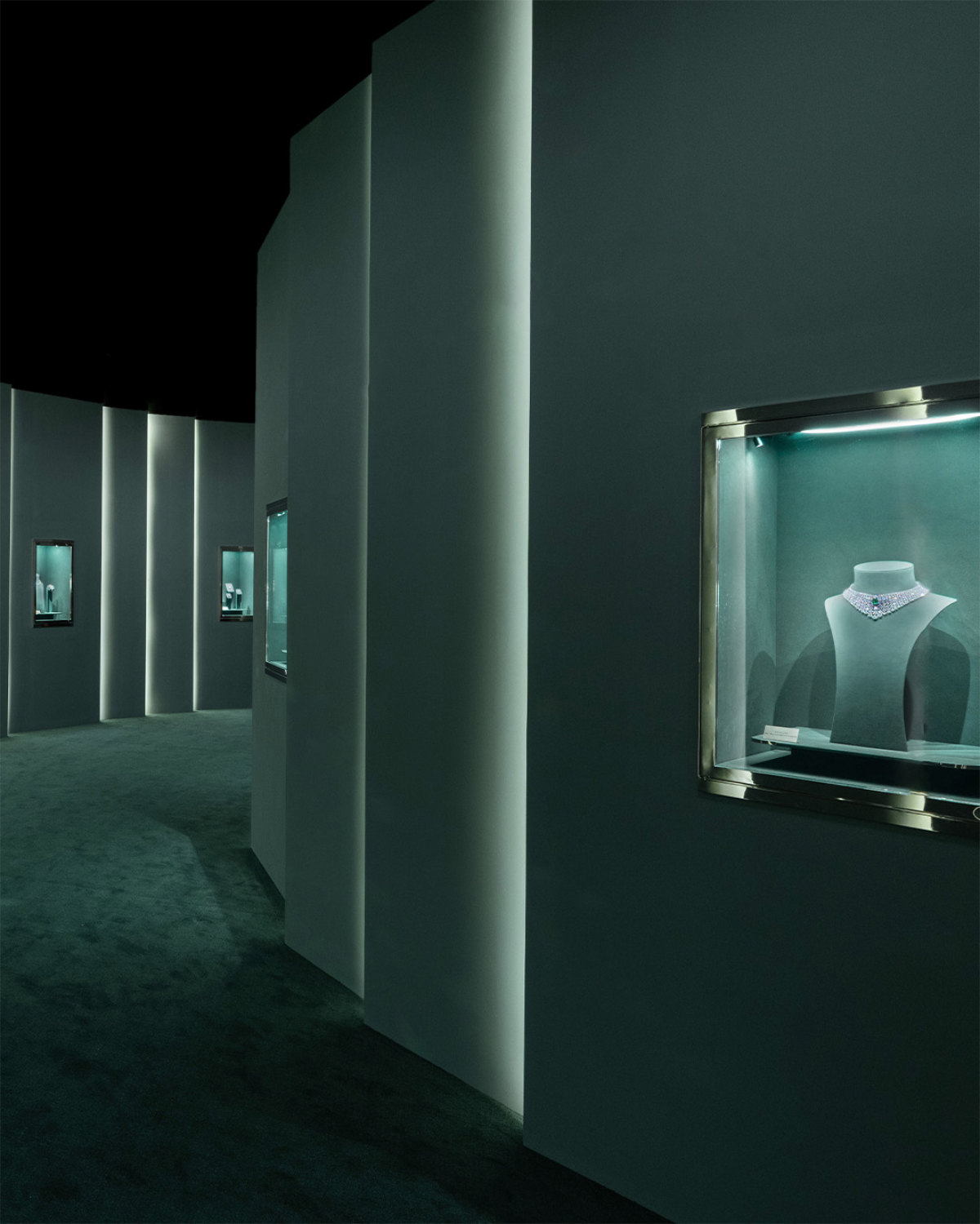 King Of Diamonds: Graff Celebrated 65 Years With Infinity Tiara