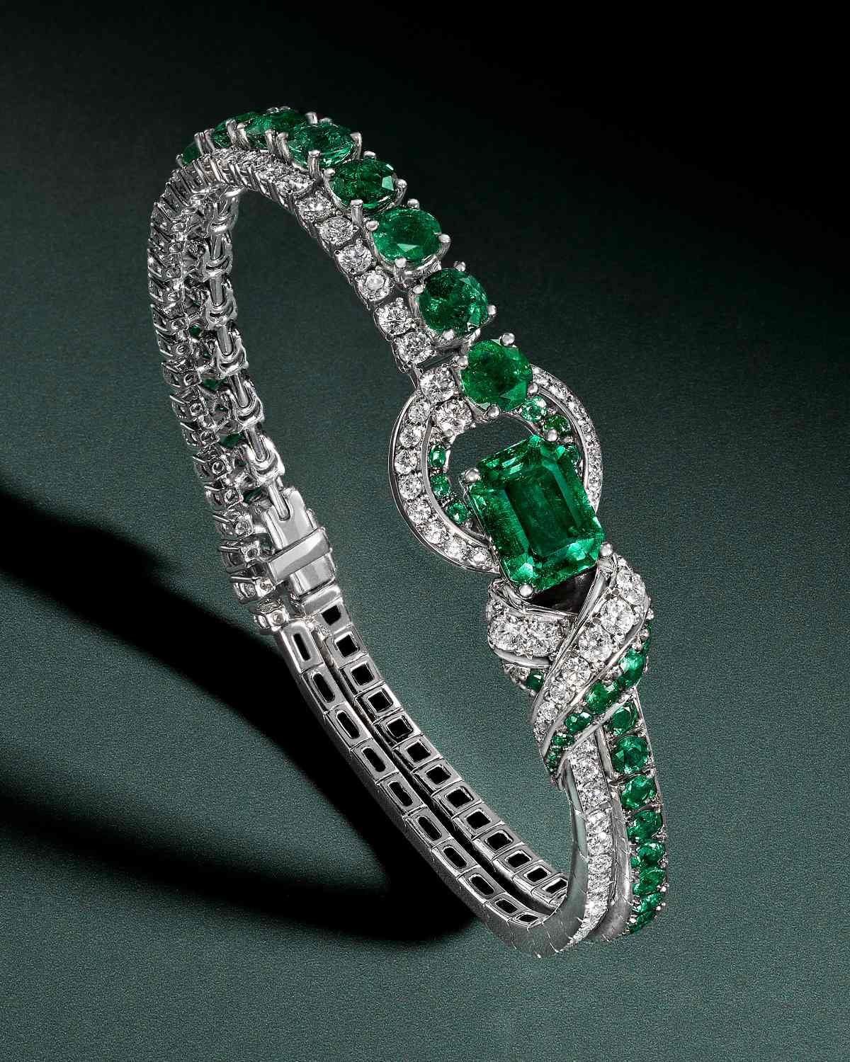 Every Wish Come True: Graff Unveils Its 2025 Festive Campaign, “I Wish”