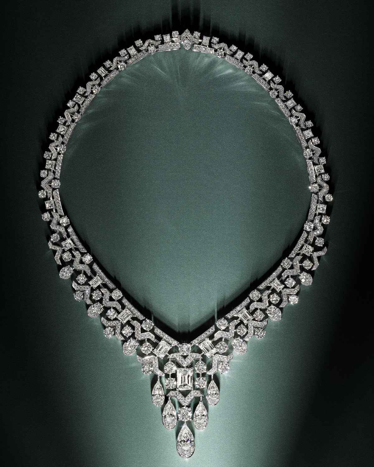 Every Wish Come True: Graff Unveils Its 2025 Festive Campaign, “I Wish”