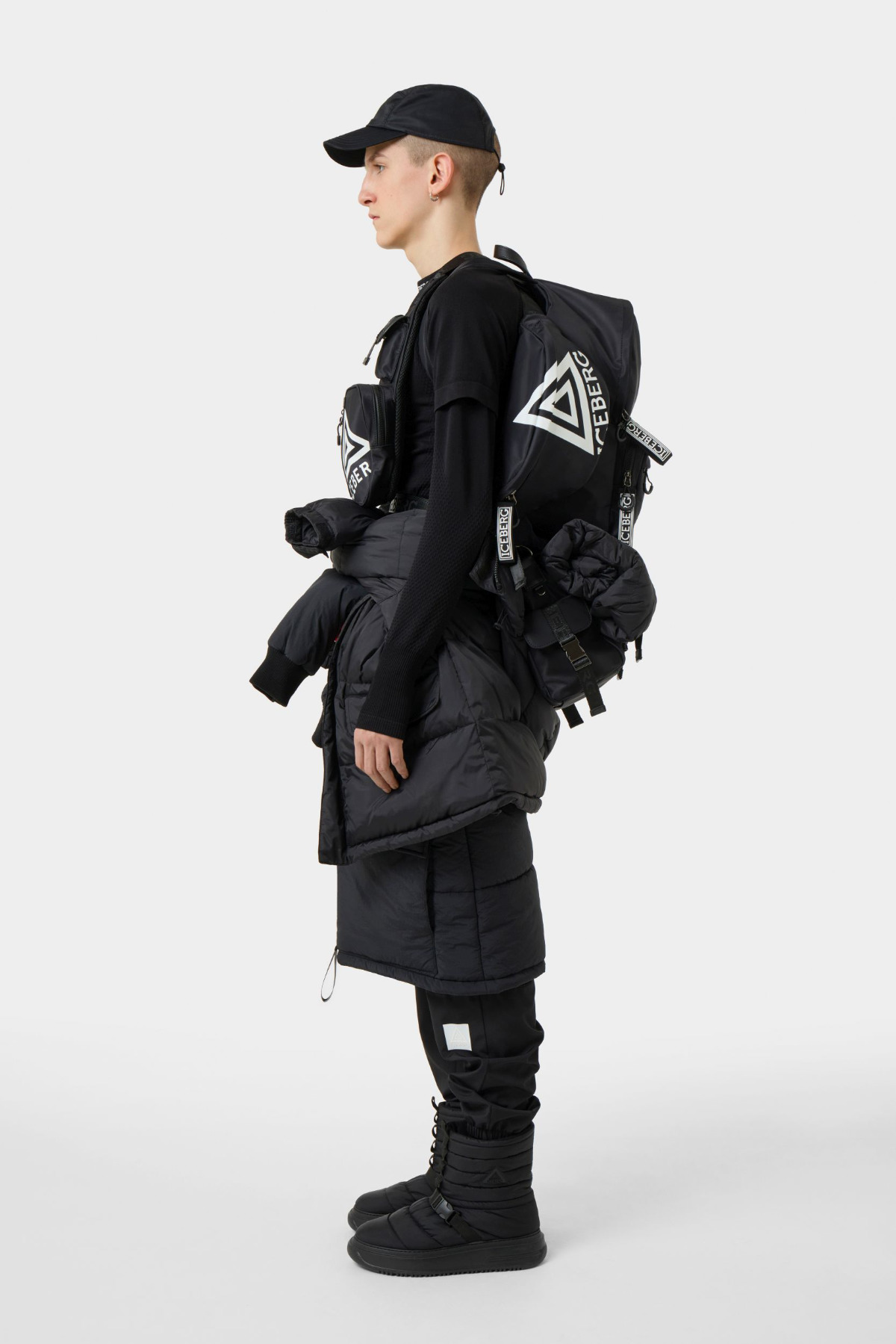 BACK IN BLACK With ICEBERG's Autumn-Winter 2022 Show Collection