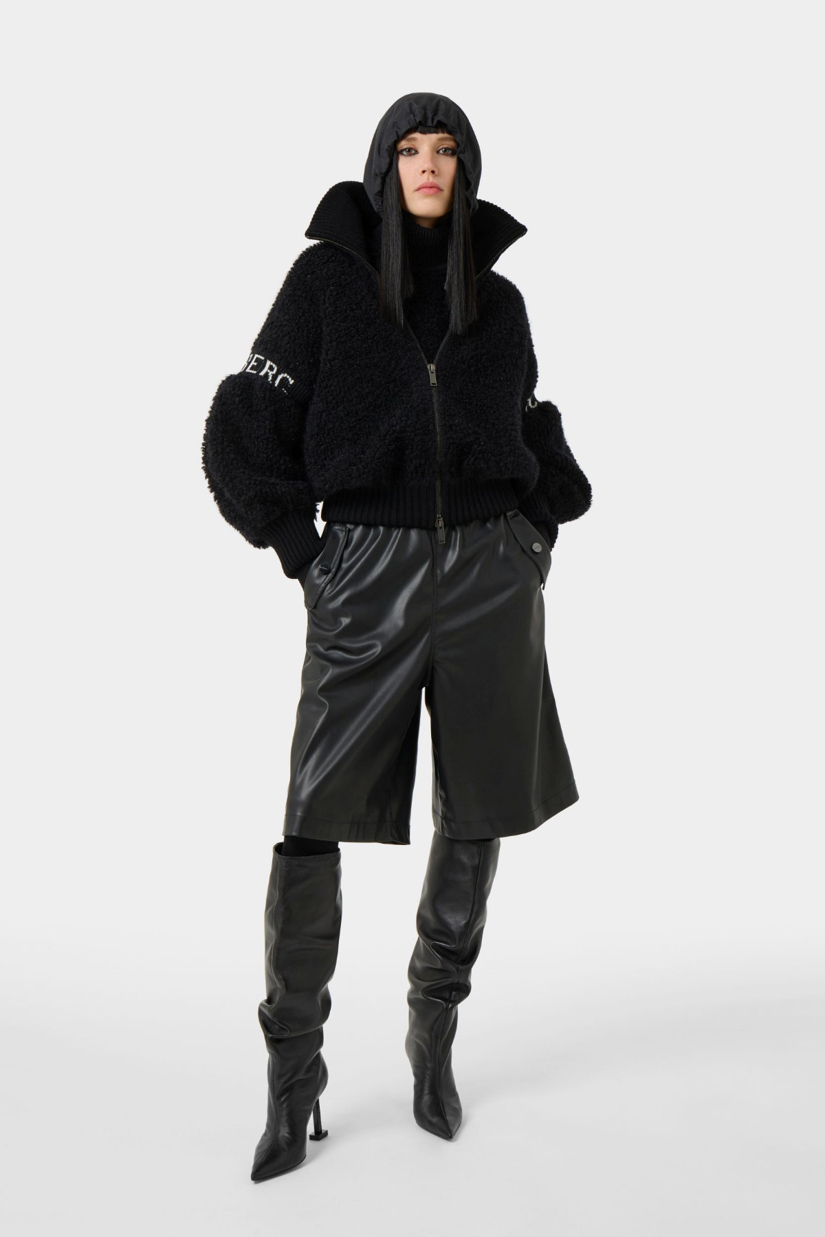 BACK IN BLACK With ICEBERG's Autumn-Winter 2022 Show Collection