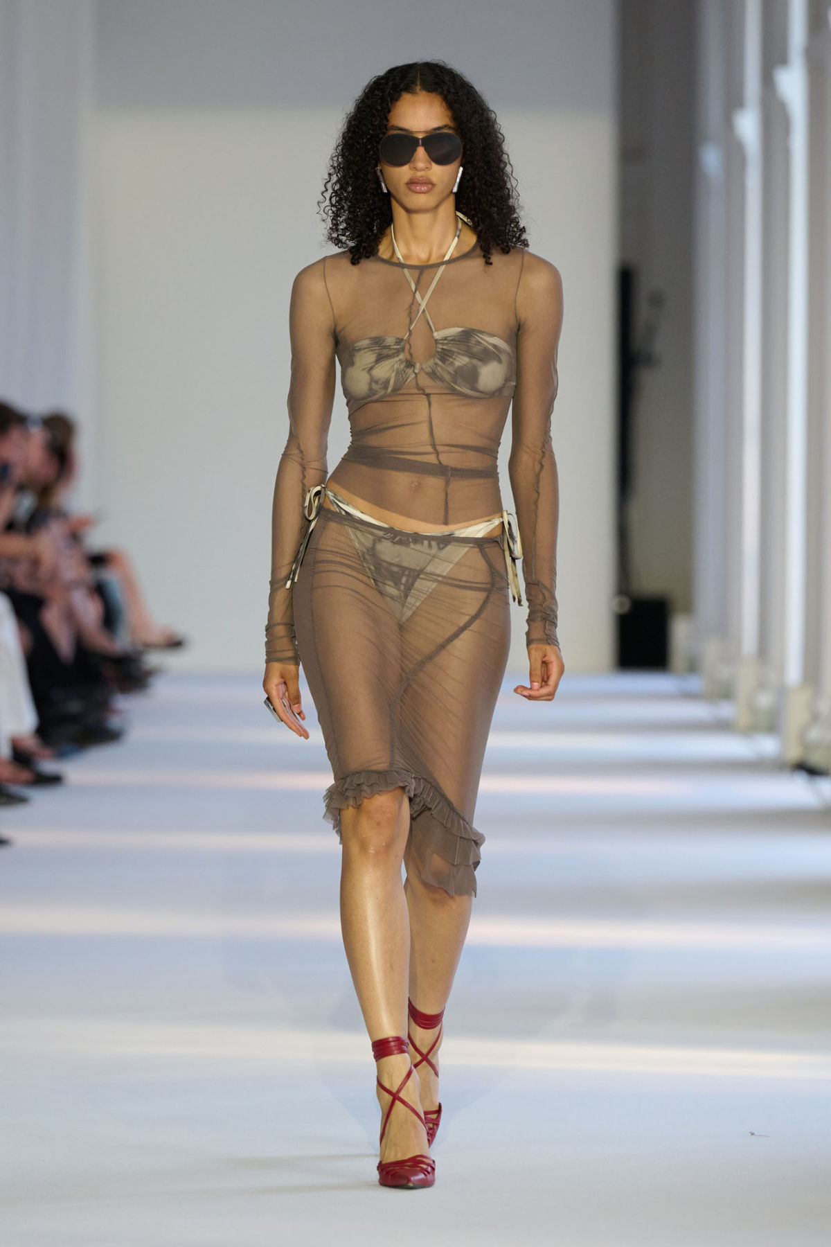 Ioannes Presents His New Fall/Winter 2025 Collection: Better Grow Thorns Than Thicker Skin