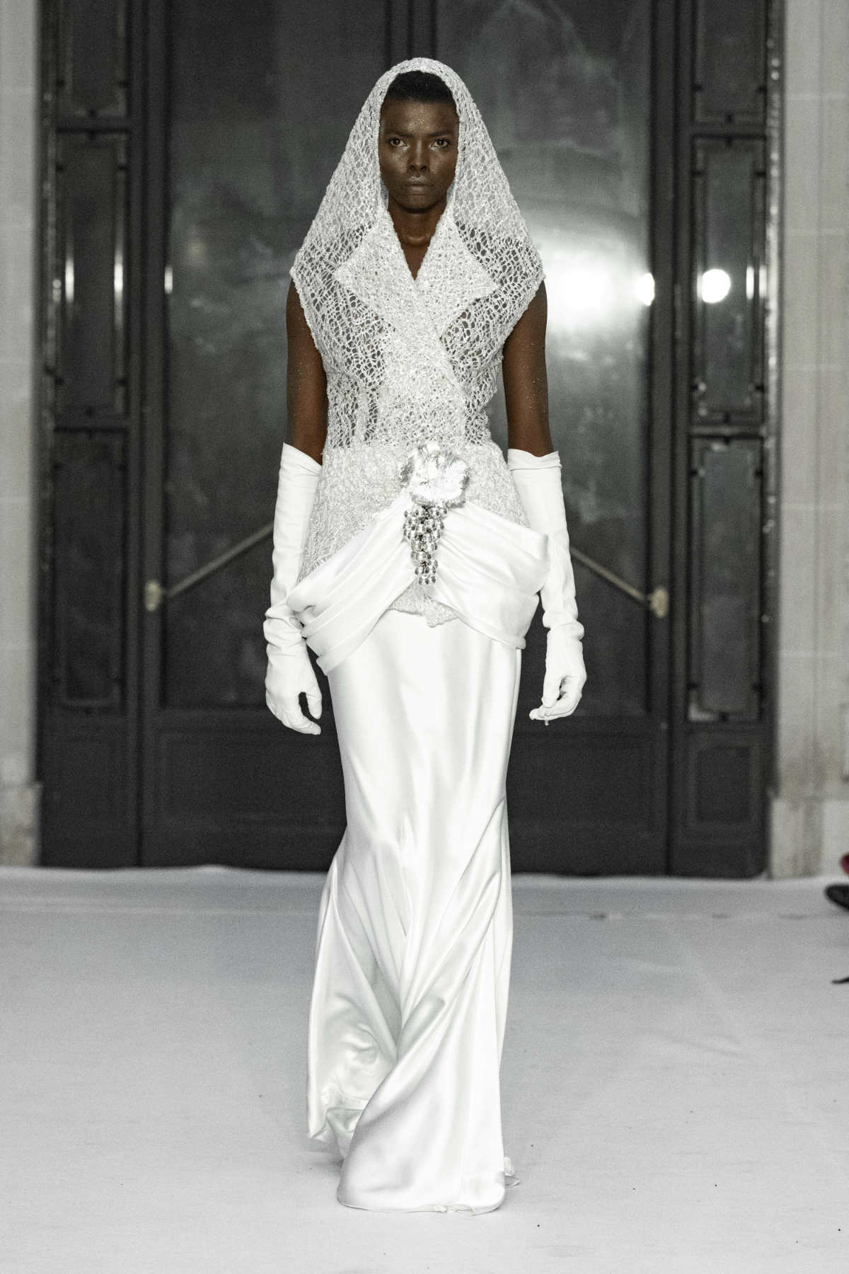 Juana Martín Presents Her New Haute Couture Fall/Winter 2024-25 Collection: Pared De Cal