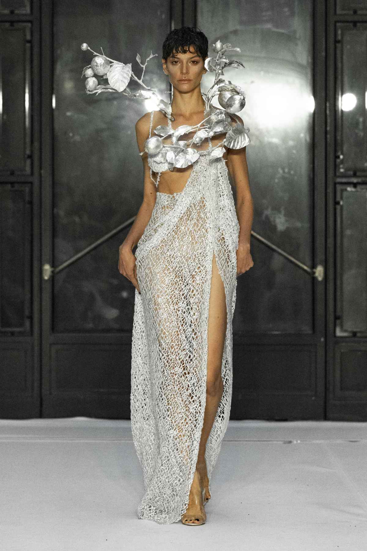 Juana Martín Presents Her New Haute Couture Fall/Winter 2024-25 Collection: Pared De Cal