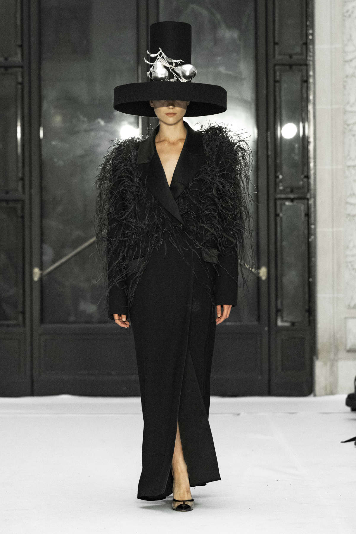 Juana Martín Presents Her New Haute Couture Fall/Winter 2024-25 Collection: Pared De Cal