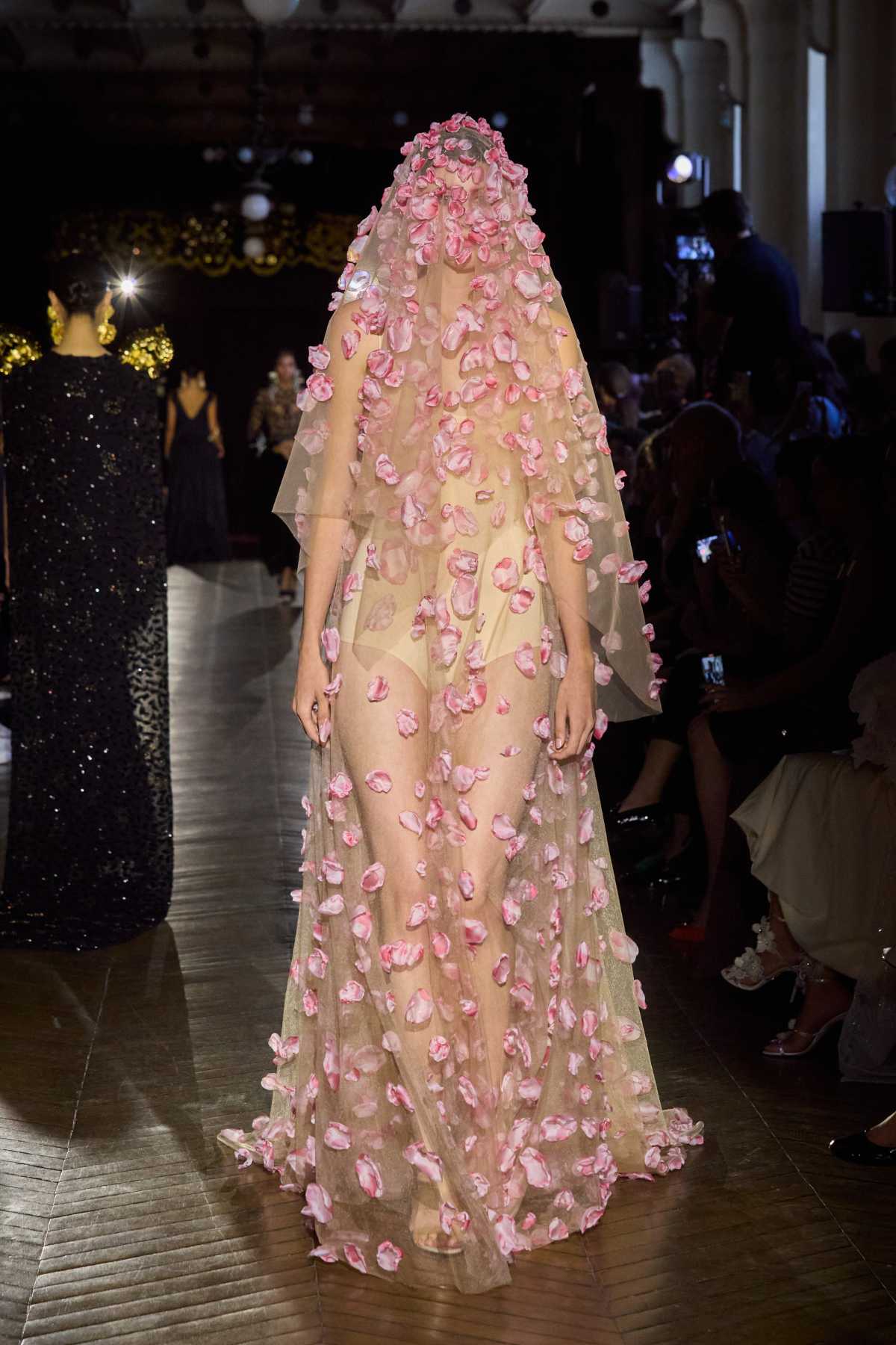 Juana Martín Presents Her New Haute Couture Fall-Winter 2025-26 Collection: Fervor