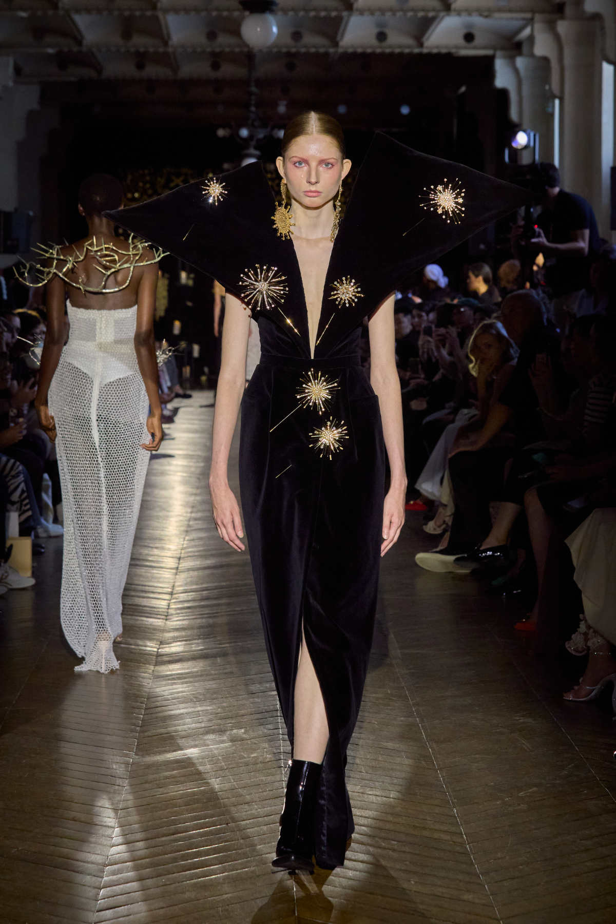 Juana Martín Presents Her New Haute Couture Fall-Winter 2025-26 Collection: Fervor