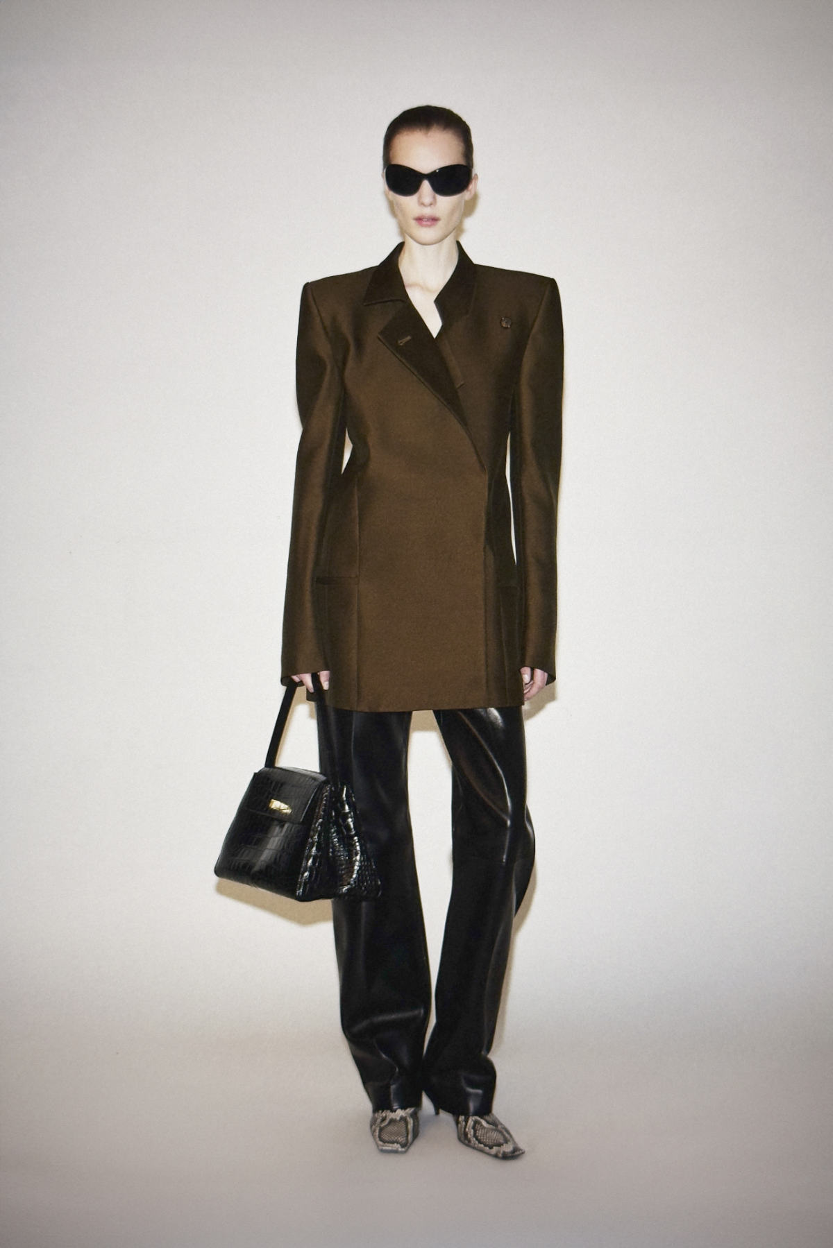 KHAITE Pre-Fall 2026: Twisted Elegance & Raw Femininity