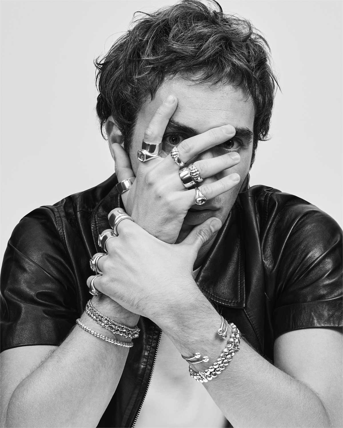 Icons Of Fall By DoDo: Men’s Jewelry Between Aesthetics And Self-Expression