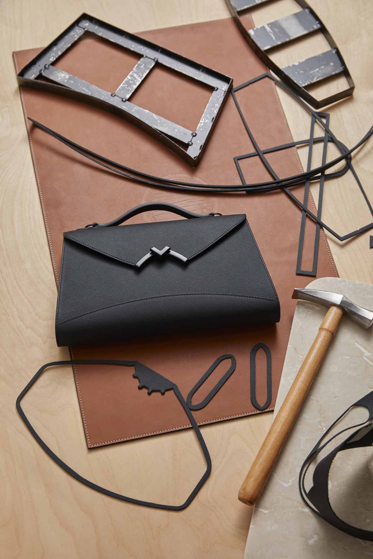 Moynat Gabrielle Clutch In Black