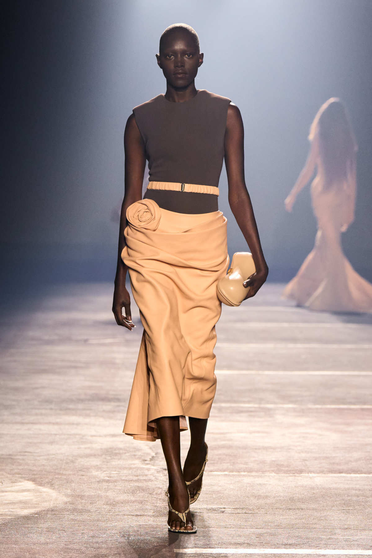 Stardust Aphrodite: Mugler’s Spellbinding SS26 Revival Of Hollywood Glamour