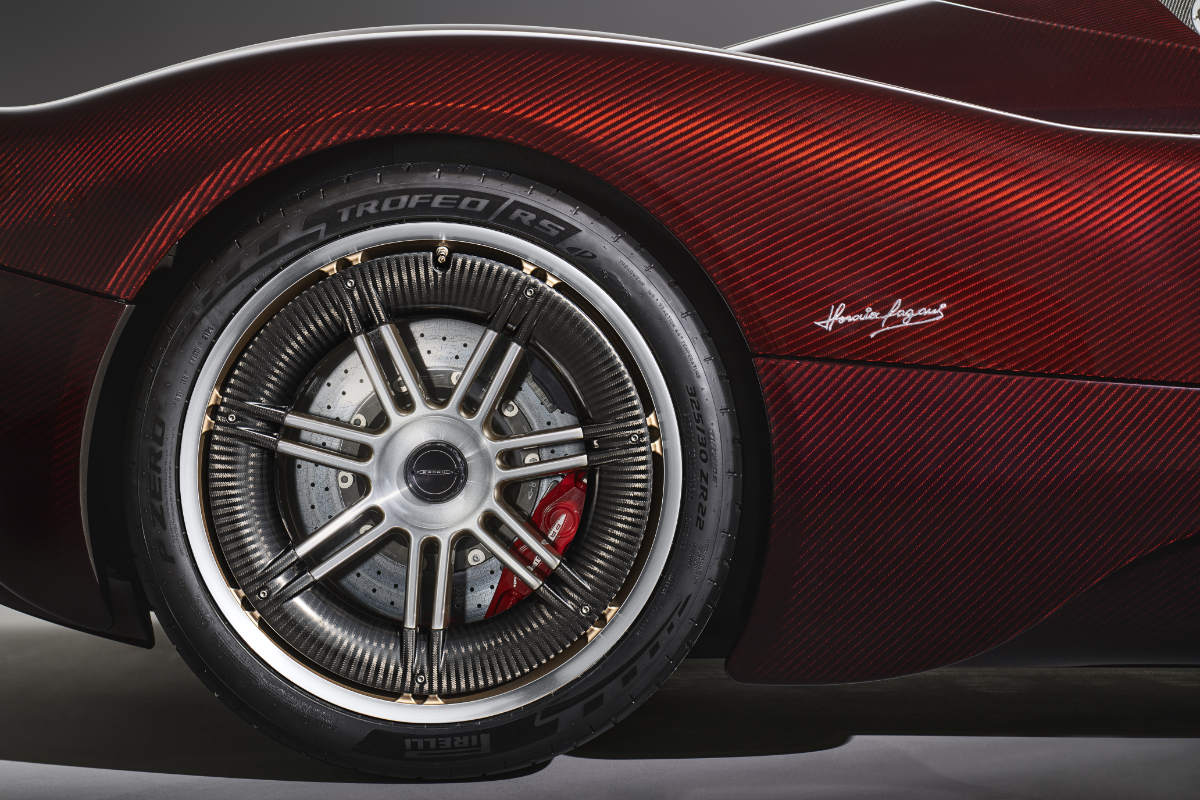 Pagani Automobili Unveils The Utopia Roadster