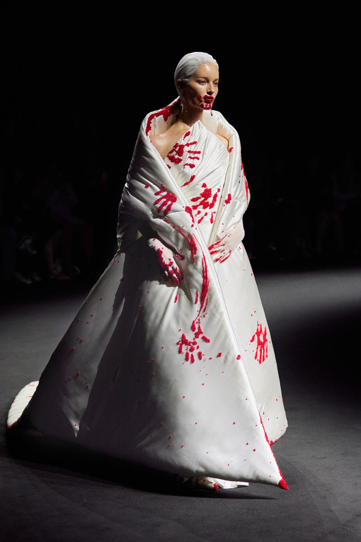 Robert Wun Presents His New Fall-Winter 2025 Haute Couture Collection: Becoming