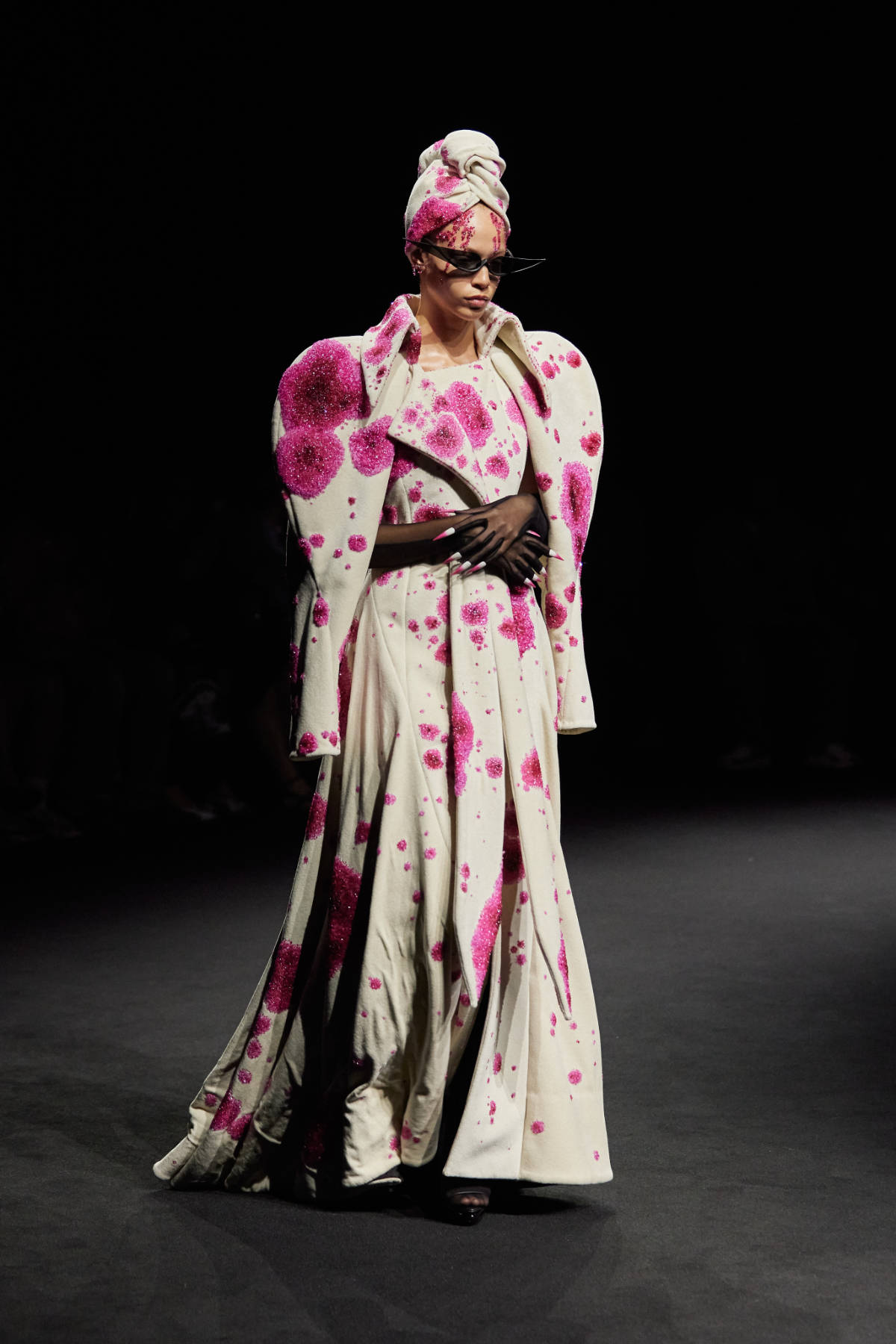 Robert Wun Presents His New Fall-Winter 2025 Haute Couture Collection: Becoming