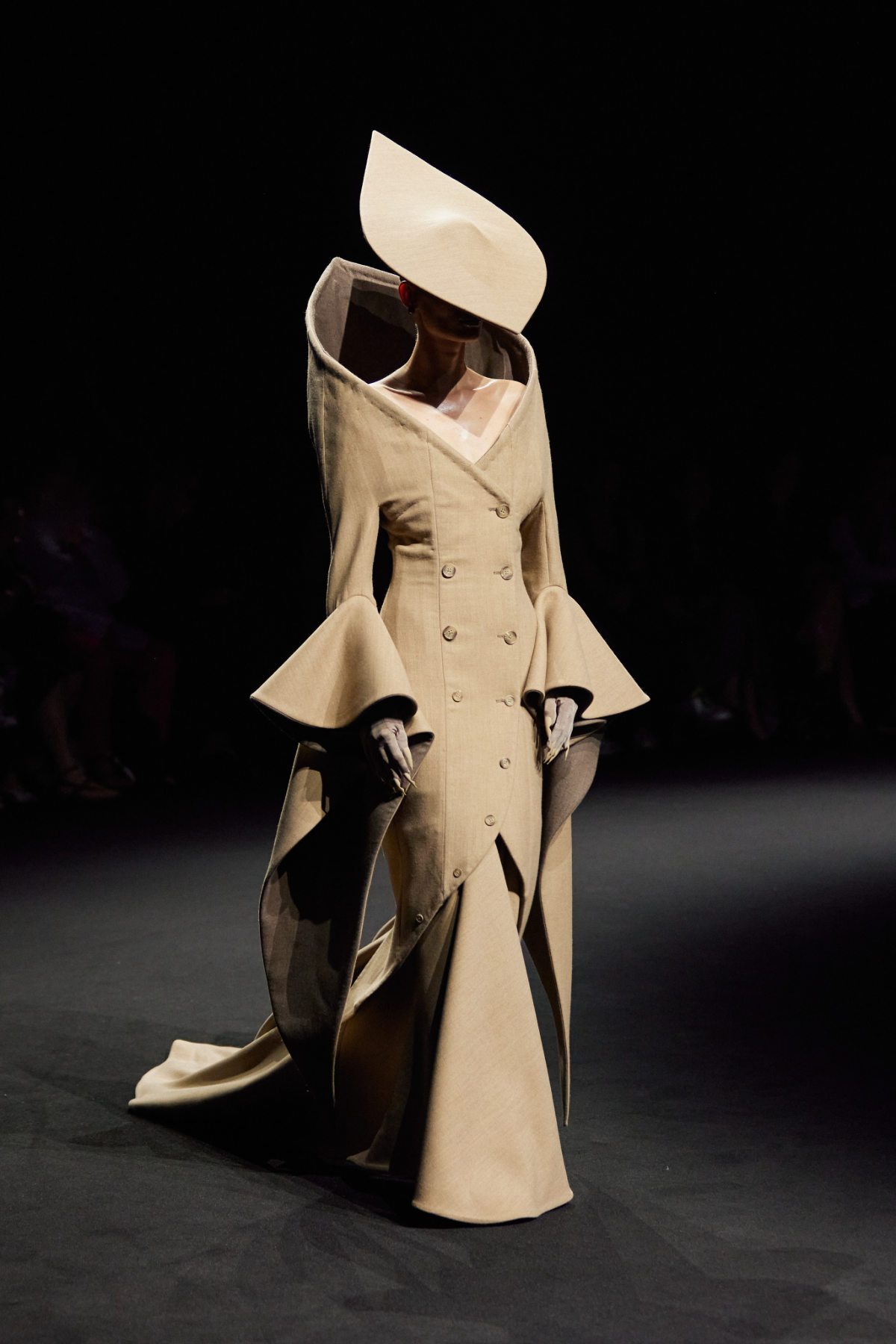 Robert Wun Presents His New Fall-Winter 2025 Haute Couture Collection: Becoming