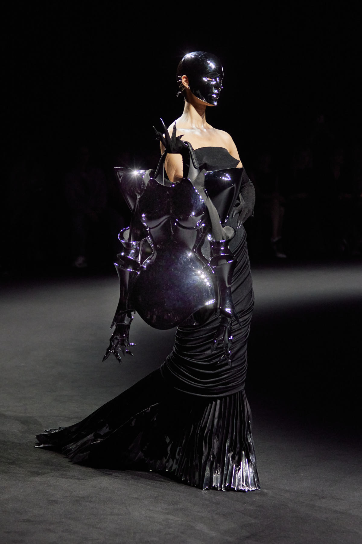 Robert Wun Presents His New Fall-Winter 2025 Haute Couture Collection: Becoming