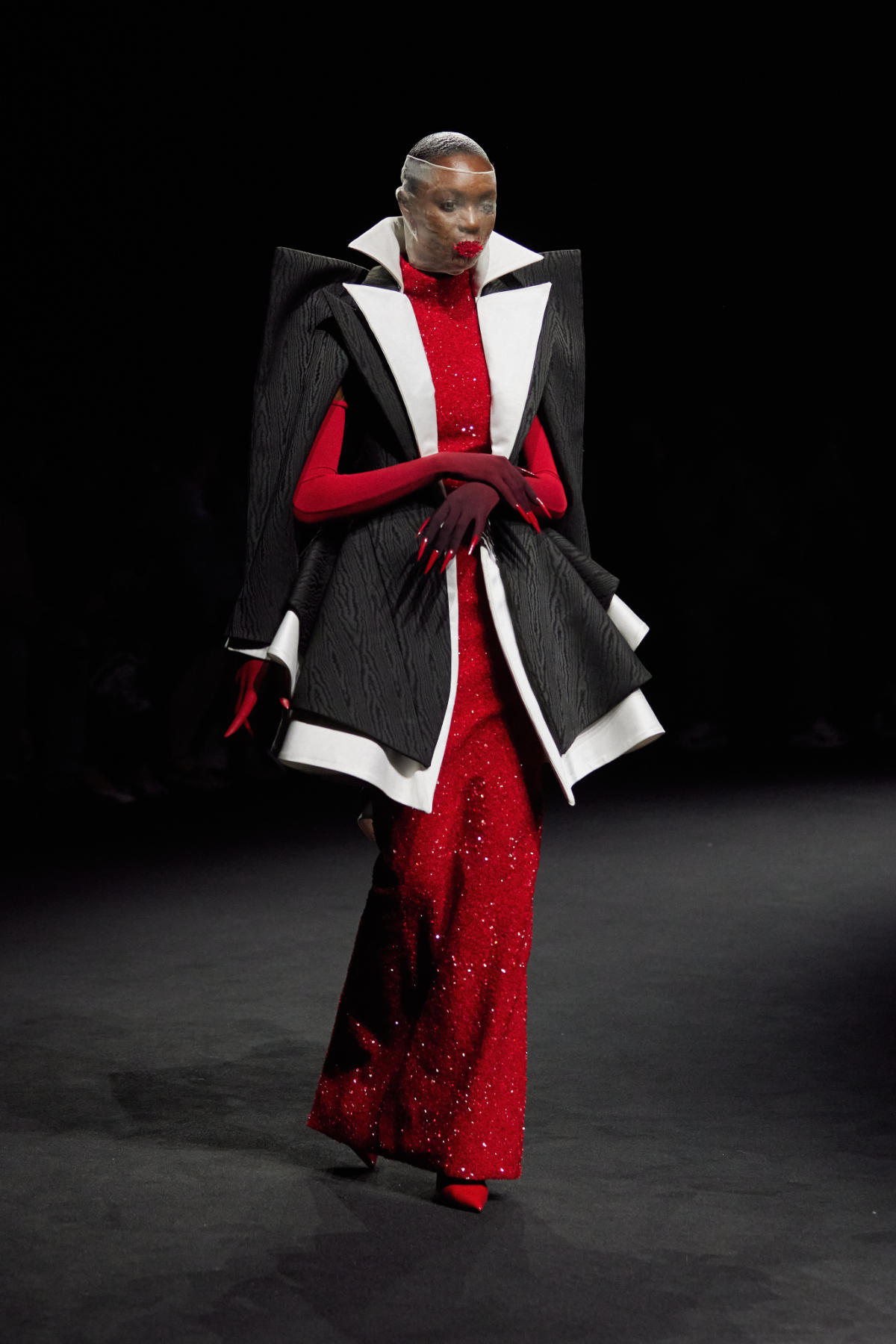 Robert Wun Presents His New Fall-Winter 2025 Haute Couture Collection: Becoming
