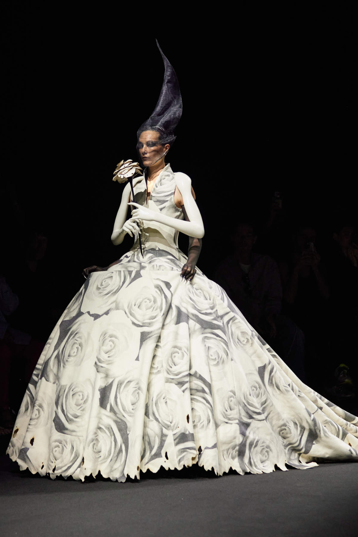 Robert Wun Presents His New Fall-Winter 2025 Haute Couture Collection: Becoming