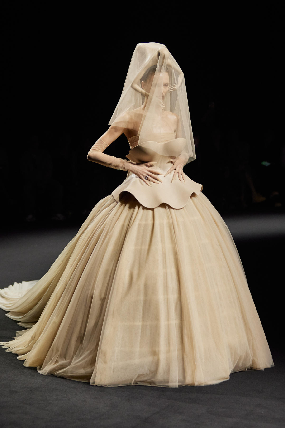 Robert Wun Presents His New Fall-Winter 2025 Haute Couture Collection: Becoming