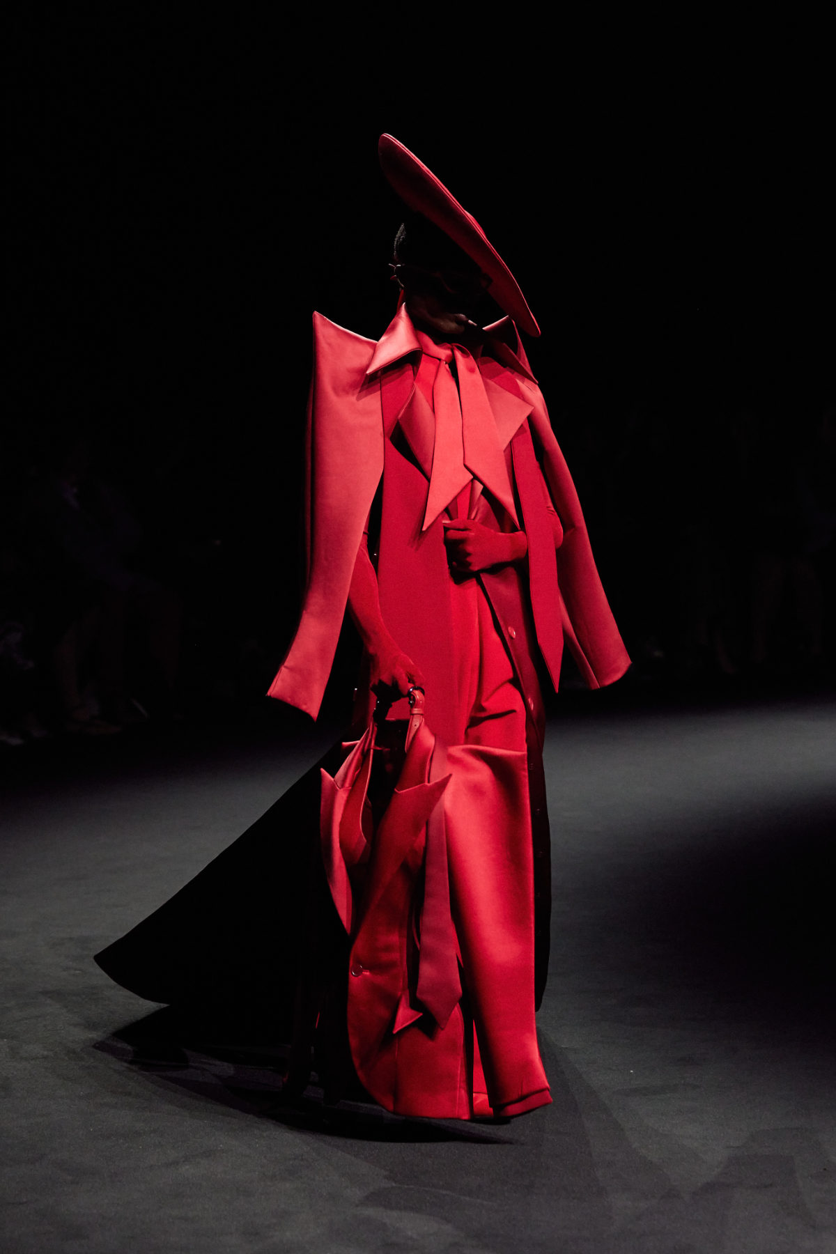 Robert Wun Presents His New Fall-Winter 2025 Haute Couture Collection: Becoming