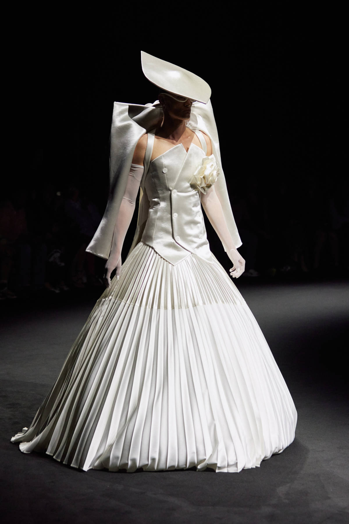 Robert Wun Presents His New Fall-Winter 2025 Haute Couture Collection: Becoming