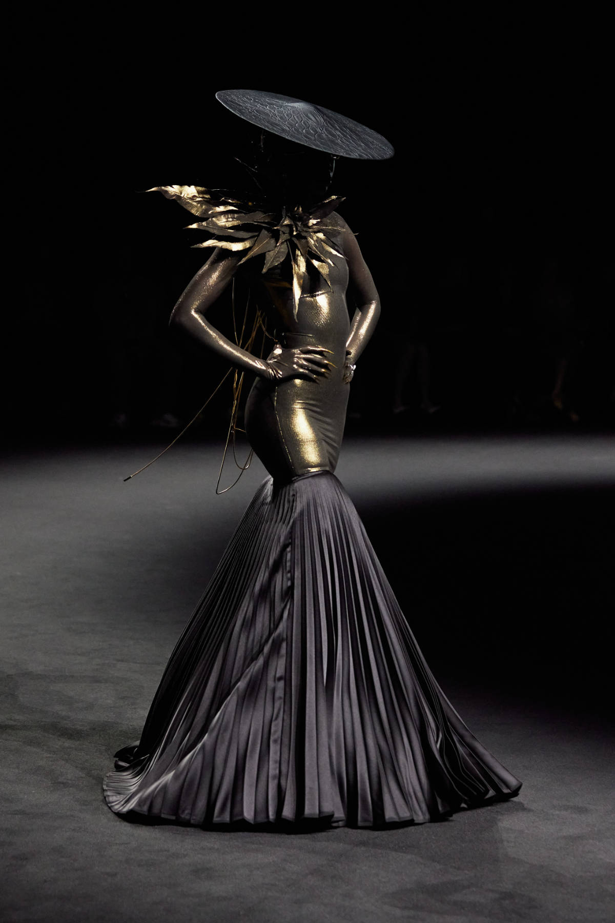 Robert Wun Presents His New Fall-Winter 2025 Haute Couture Collection: Becoming