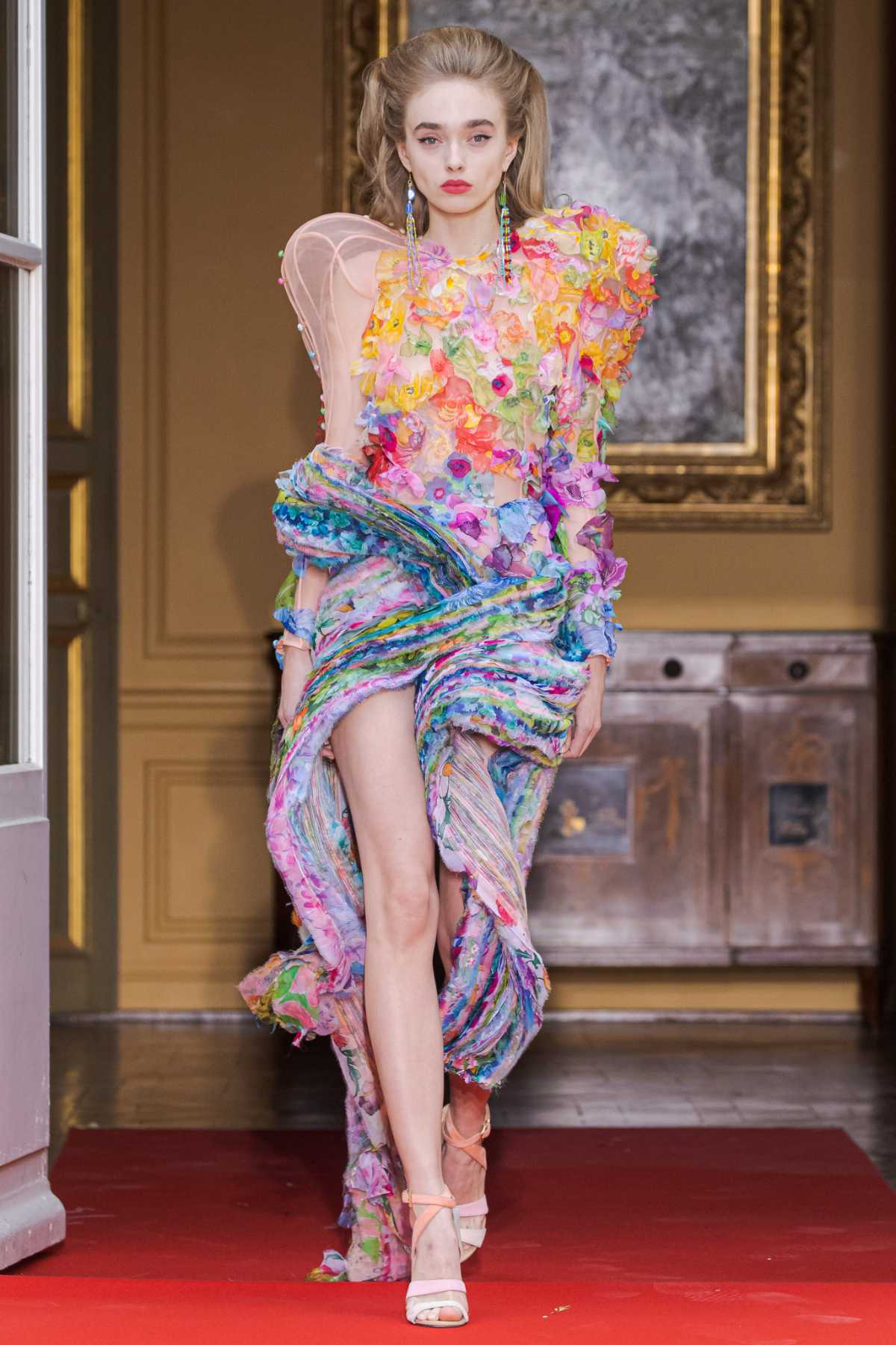 Ronald Van Der Kemp Presents Its New Haute Couture Fall 2022 Collection