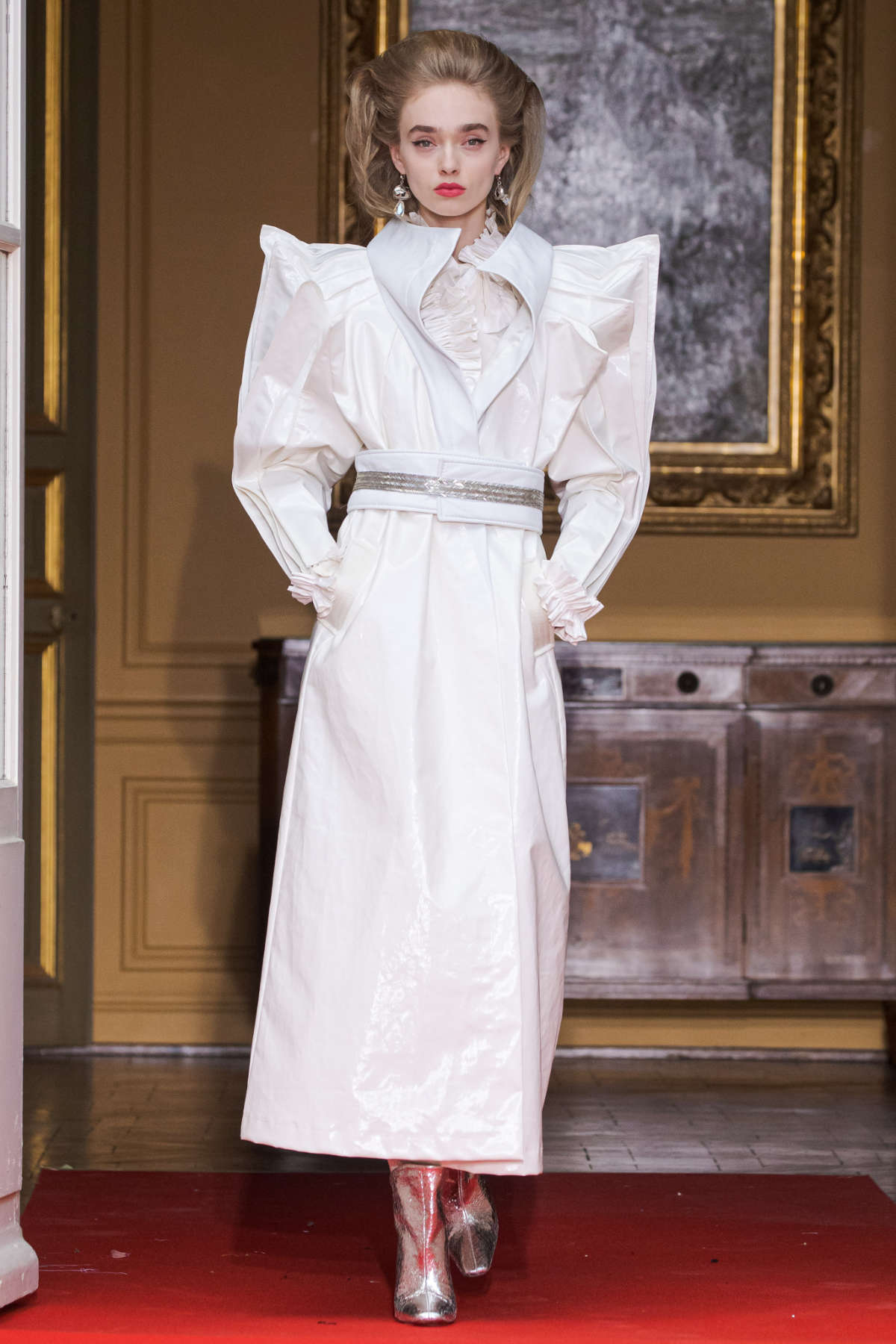 Ronald Van Der Kemp Presents Its New Haute Couture Fall 2022 Collection