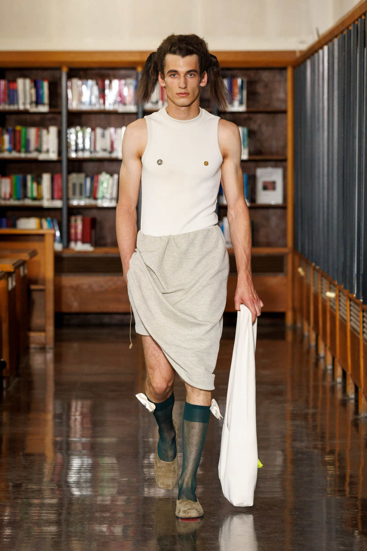 Embodying Reverie: SEAN SUEN's Spring/Summer 2026 Collection - A Journey Through Time And Emotion