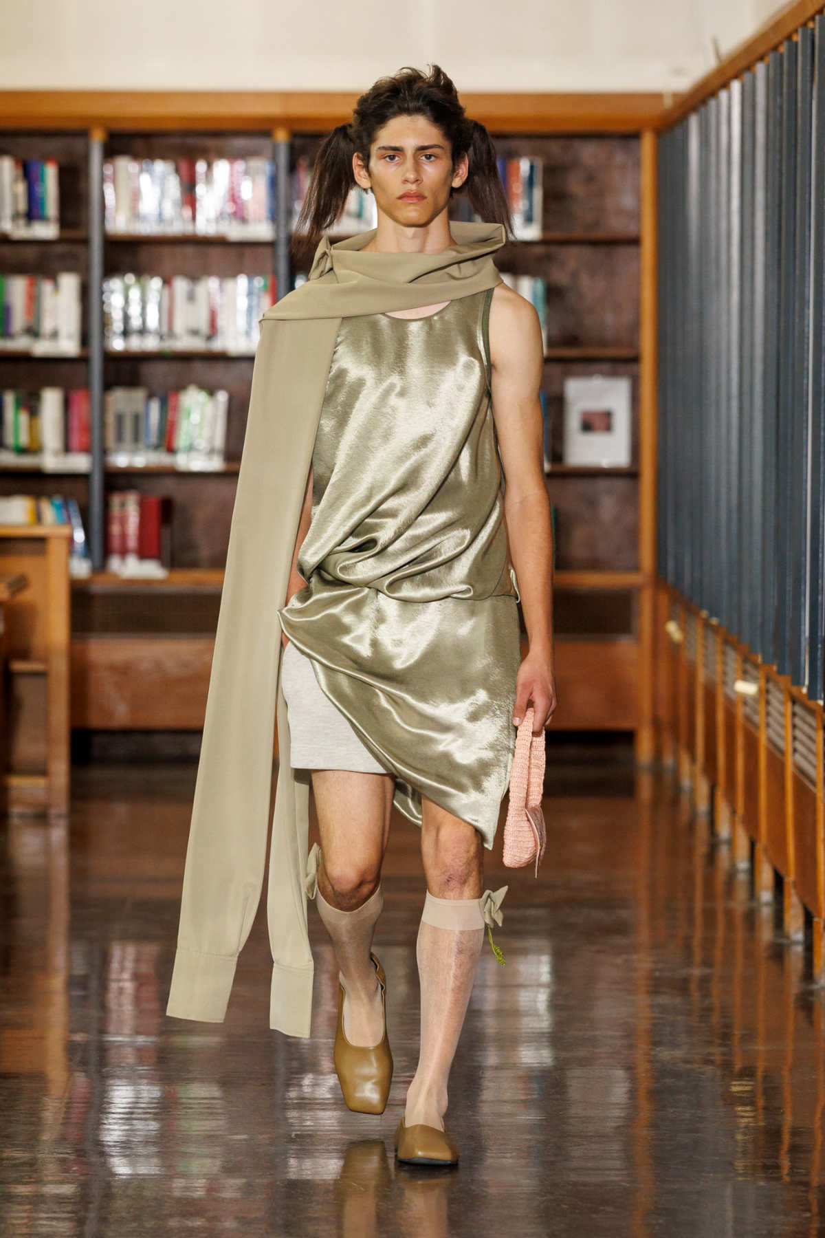 Embodying Reverie: SEAN SUEN's Spring/Summer 2026 Collection - A Journey Through Time And Emotion