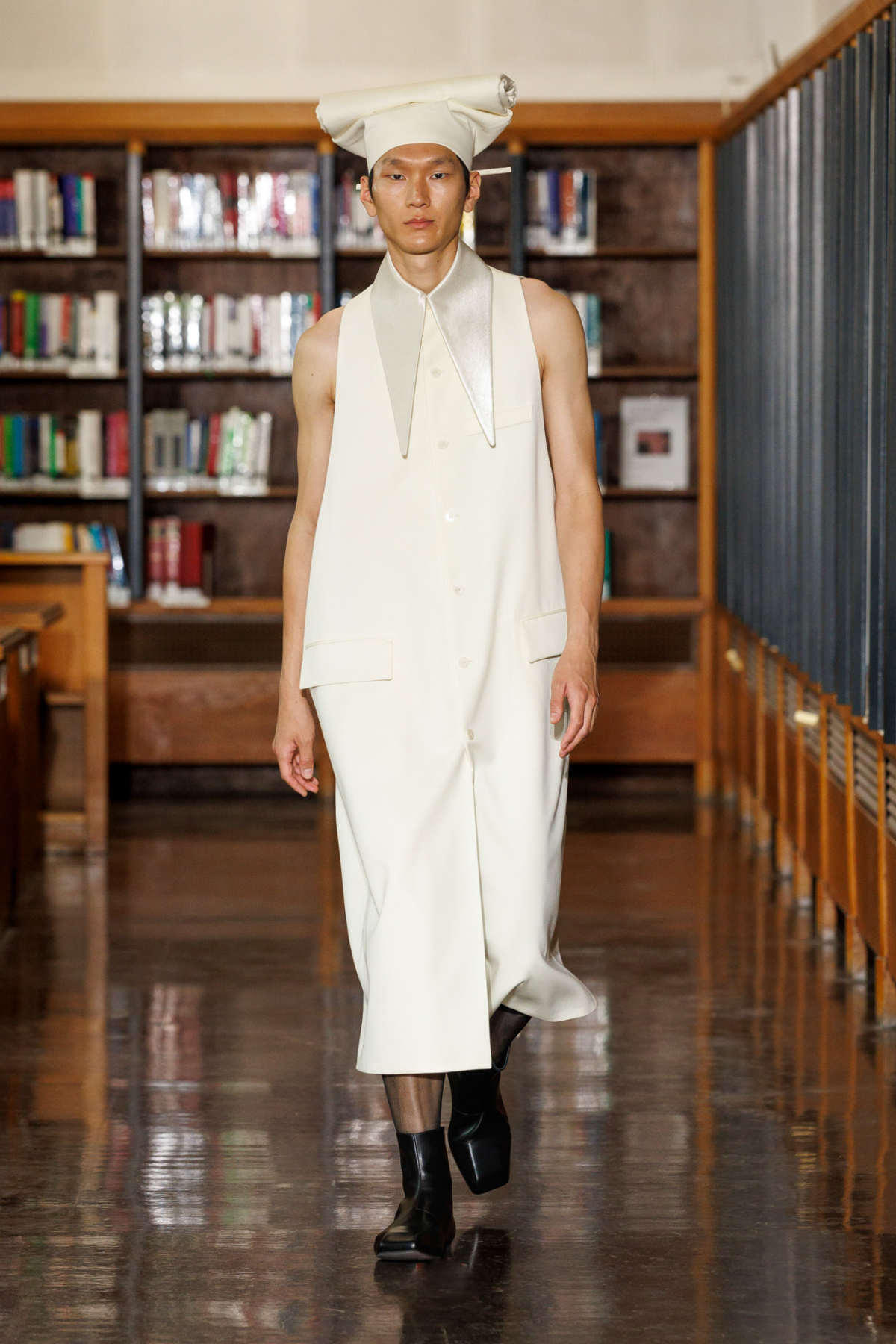 Embodying Reverie: SEAN SUEN's Spring/Summer 2026 Collection - A Journey Through Time And Emotion