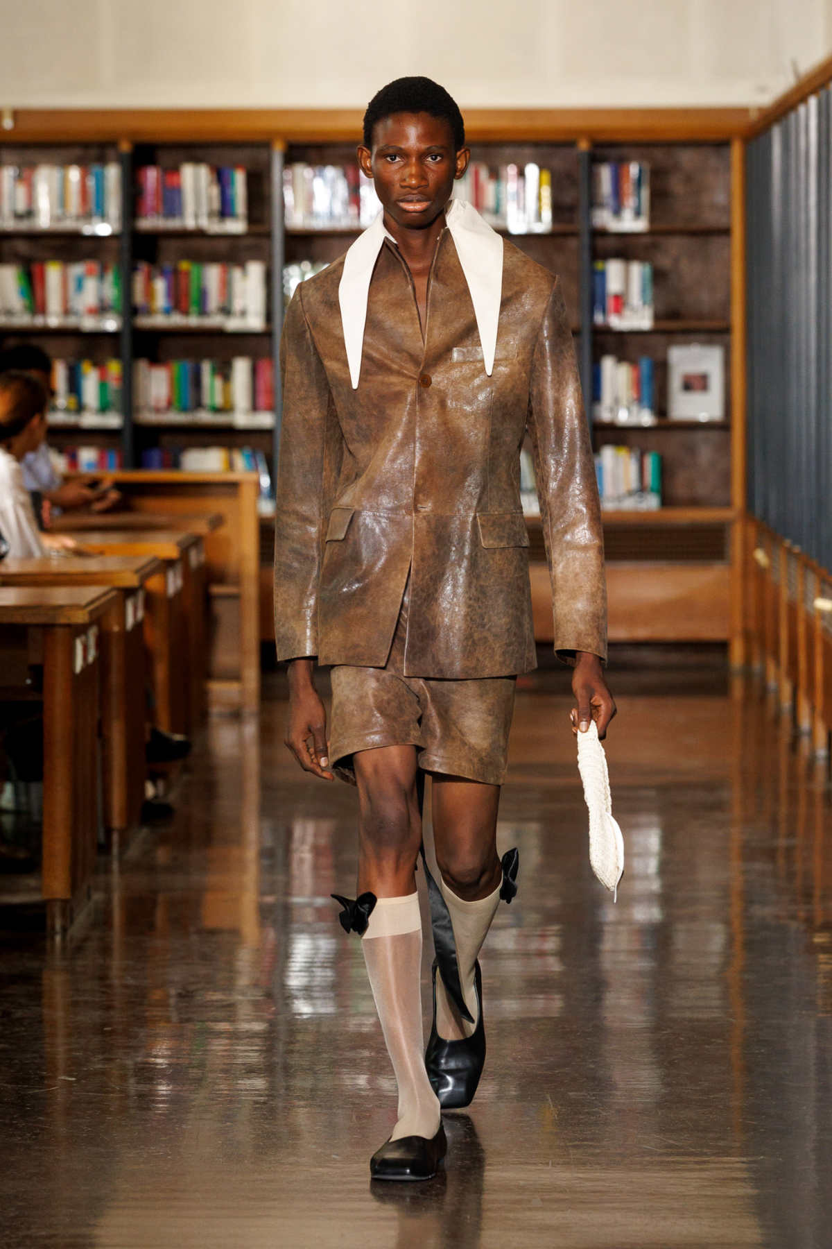 Embodying Reverie: SEAN SUEN's Spring/Summer 2026 Collection - A Journey Through Time And Emotion