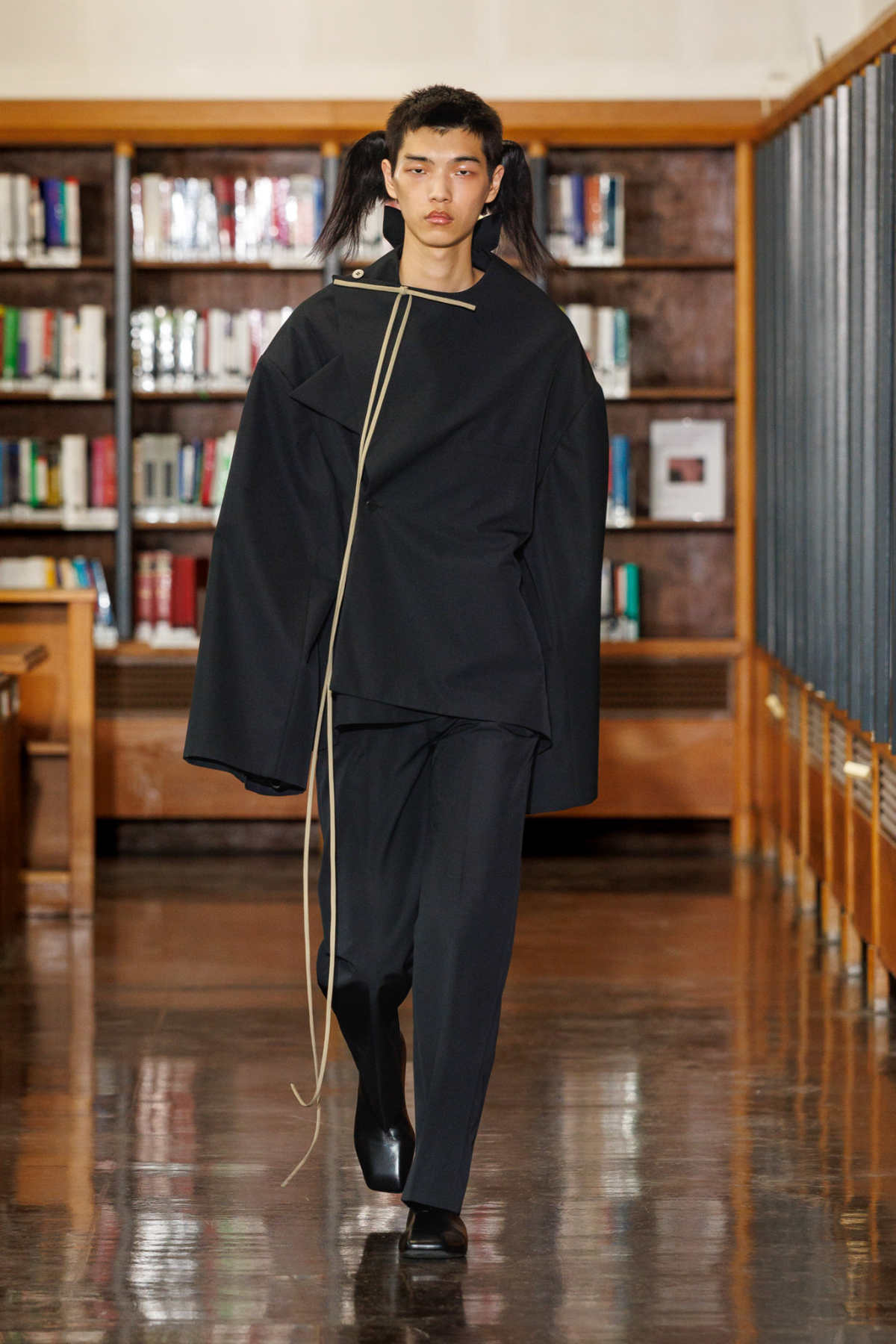 Embodying Reverie: SEAN SUEN's Spring/Summer 2026 Collection - A Journey Through Time And Emotion