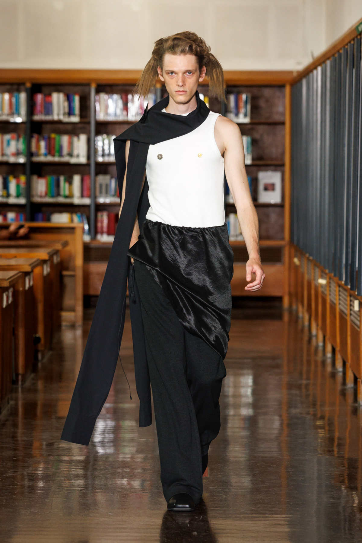 Embodying Reverie: SEAN SUEN's Spring/Summer 2026 Collection - A Journey Through Time And Emotion