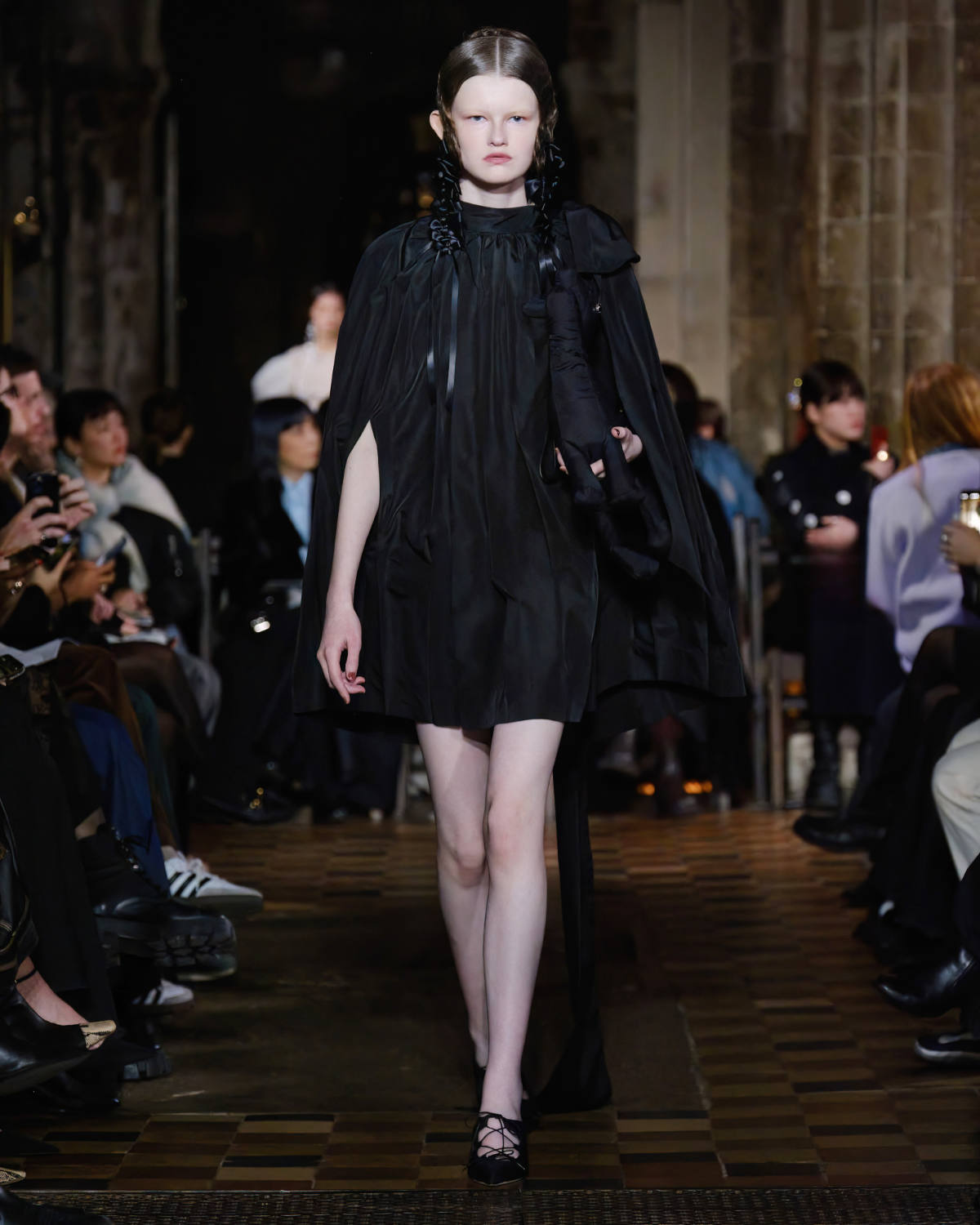 Simone Rocha Presents Her New Fall Winter 2024 Collection