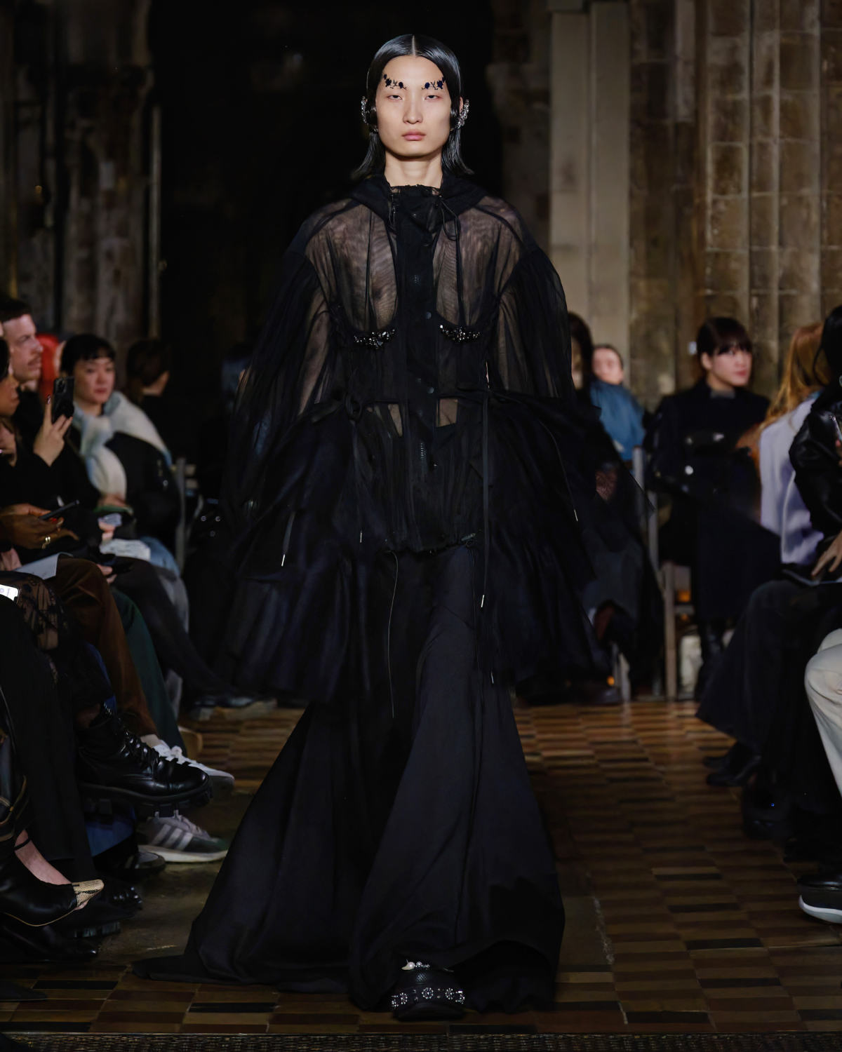 Simone Rocha Presents Her New Fall Winter 2024 Collection