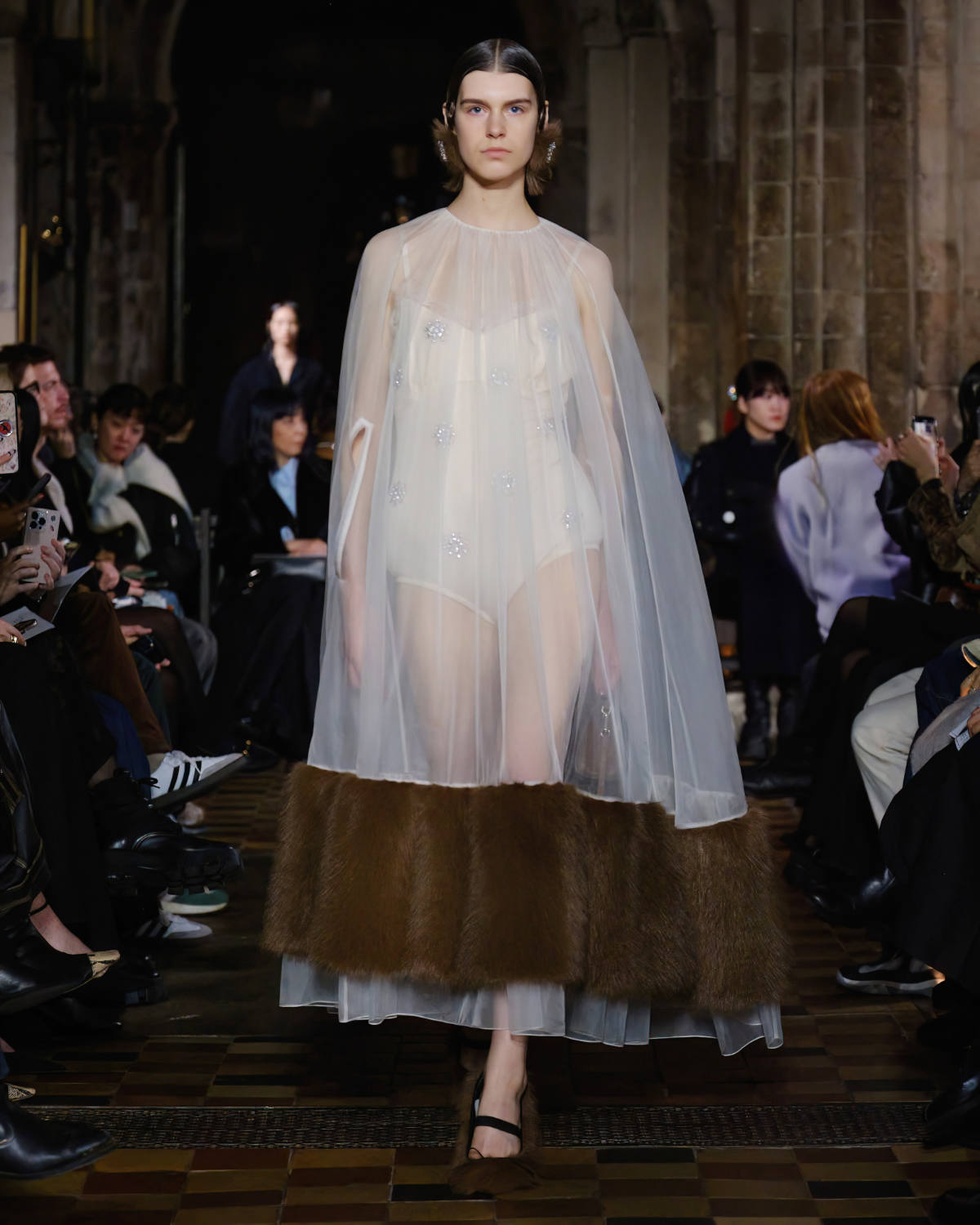 Simone Rocha Presents Her New Fall Winter 2024 Collection