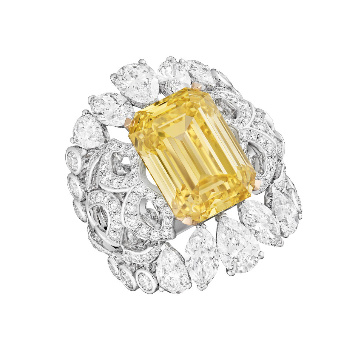 Chanel Presents Its New High Jewelry Collection: Reach For The Stars